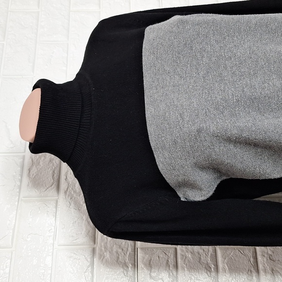 JOSEPH A Black and Grey Color Block Turtleneck Long Sleeve Sweater - Picture 2 of 10